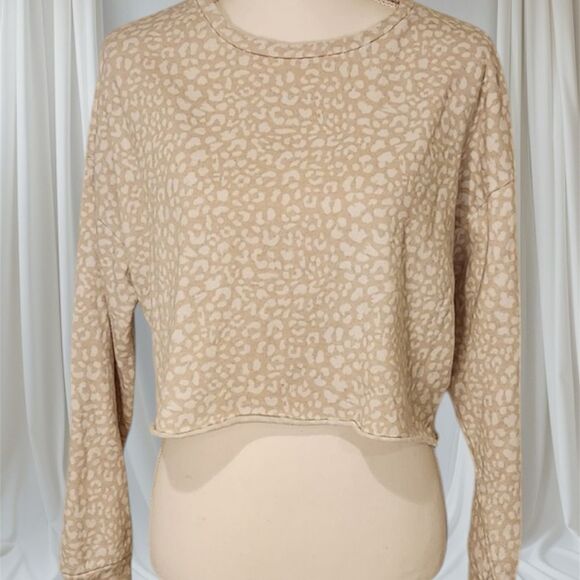 Colsie Fleece Crop Sweatshirt! - Picture 1 of 13